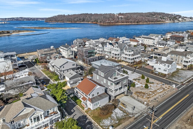 Building Photo - 556 Ocean Ave