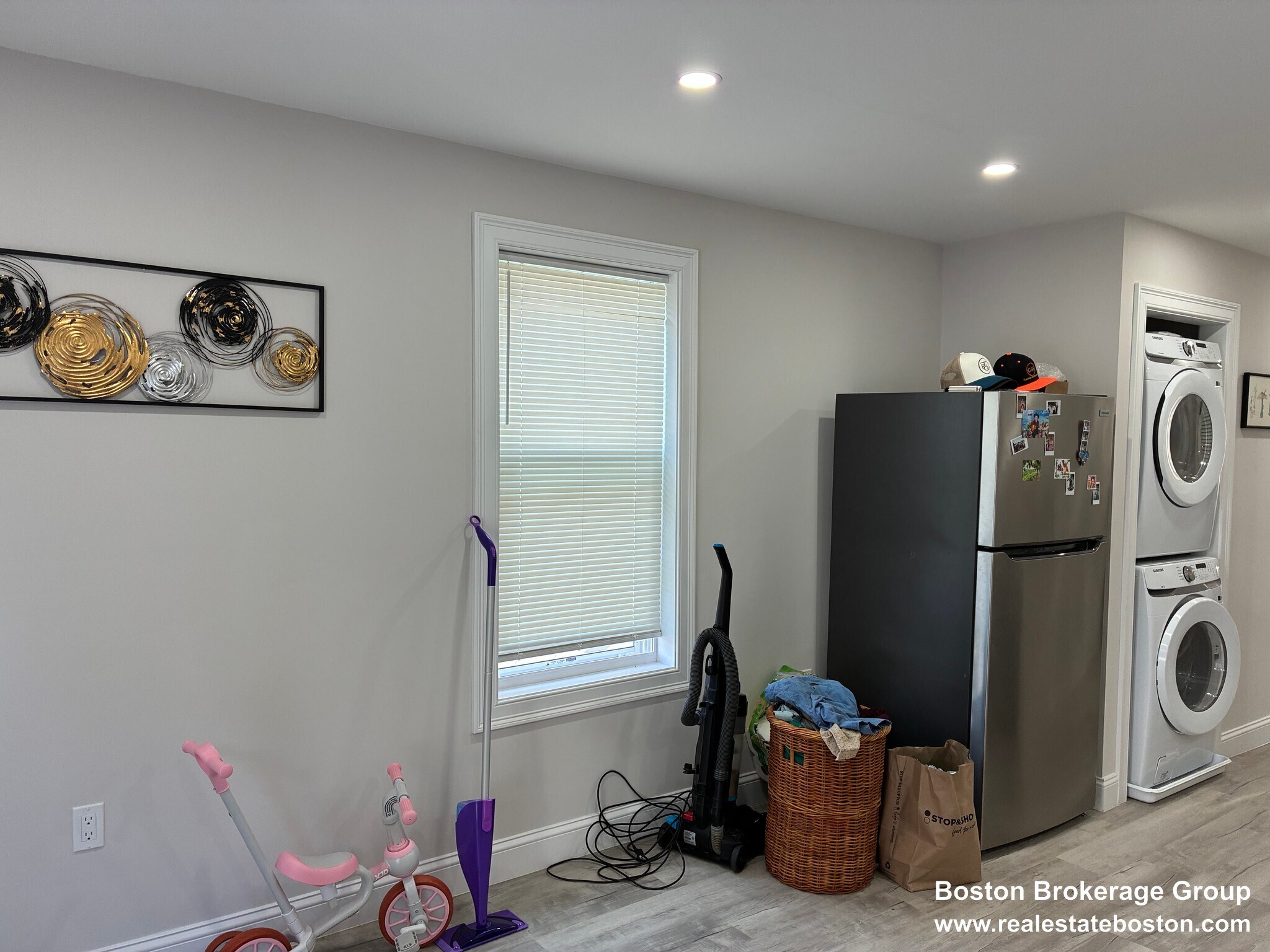 Building Photo - 122 Buttonwood St