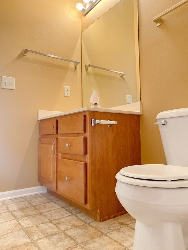 Building Photo - Beautiful 3 bed, 2 bath house at $2095 *PR...
