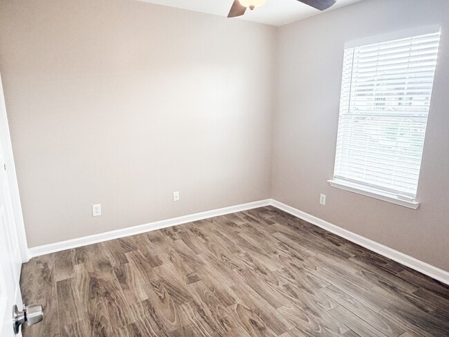 Building Photo - 4422 Park Trail Ln