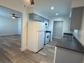 Building Photo - 1747 Acorn St