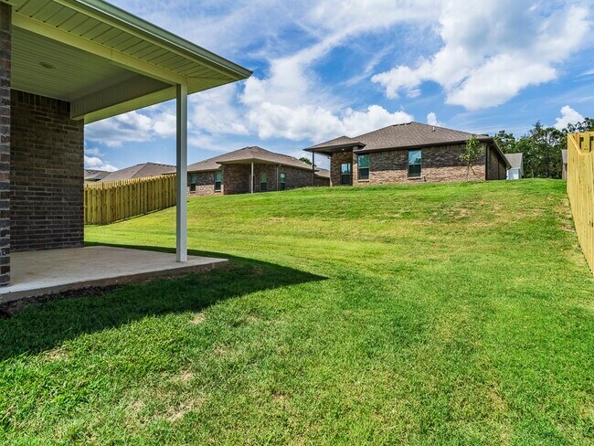 Building Photo - 1440 Emmerson St