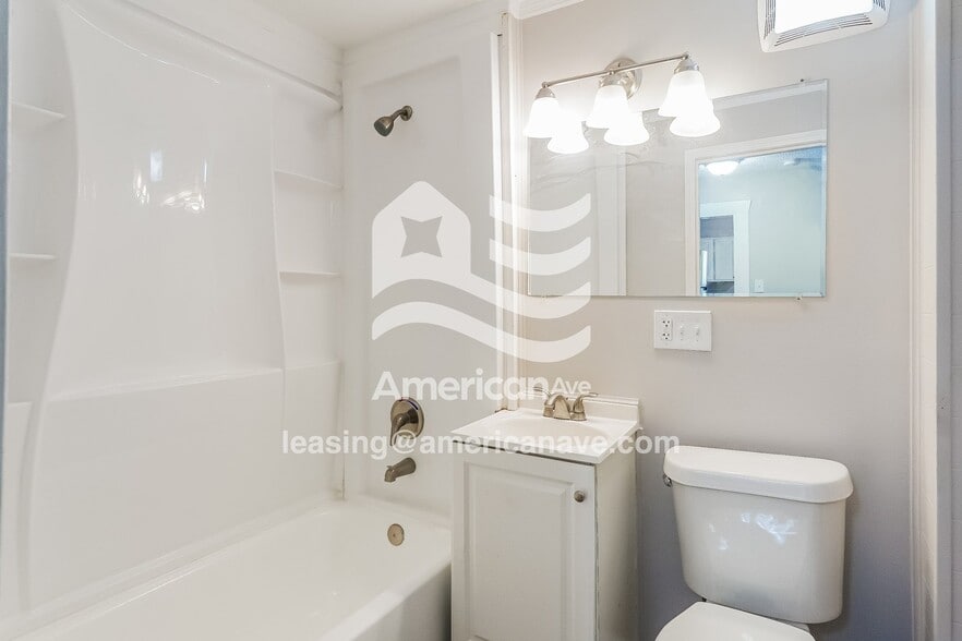 Building Photo - 4712 Terrace M