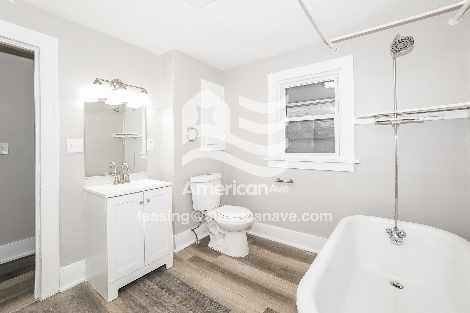 Building Photo - 1001 W 20th St