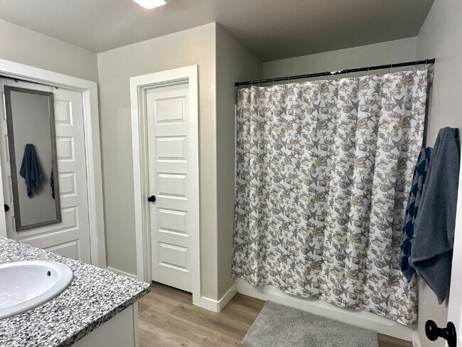 Building Photo - 4/2/2 in Frenship ISD!