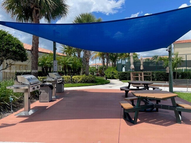 Building Photo - 5 Harbour Isle Dr E