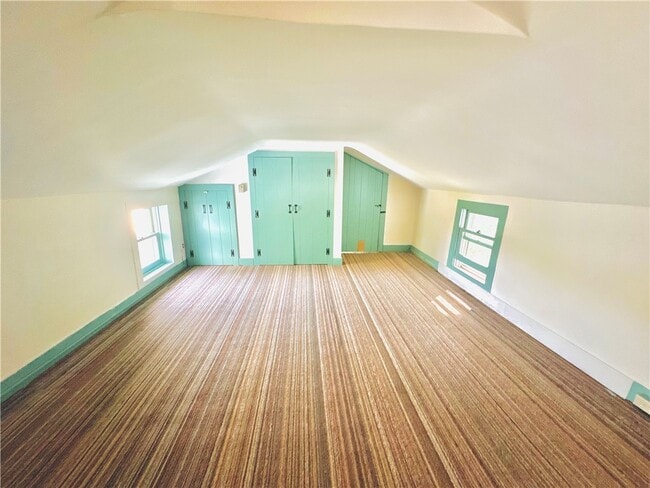 Building Photo - 1253 Fairport Rd
