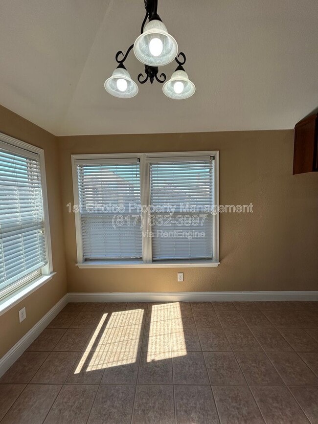 Building Photo - 5865 Fir Tree Ln