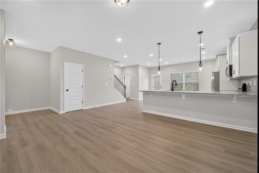 Building Photo - 58 Jacobs Farm Ln