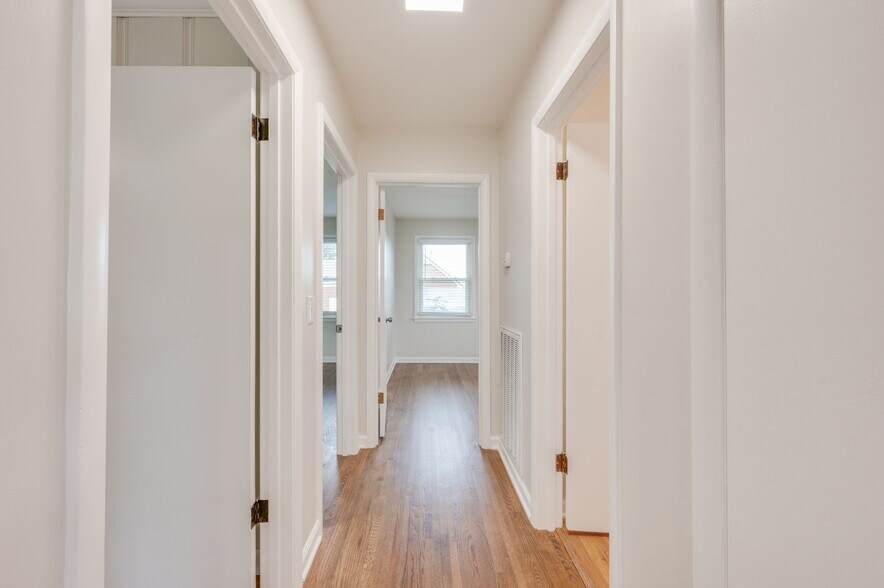 Building Photo - 5003 Hasty Dr