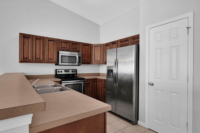 Building Photo - Charming 3 BR Home in Jacksonville, FL