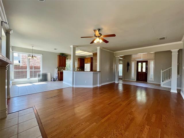 Building Photo - 8117 Sunscape Ln S