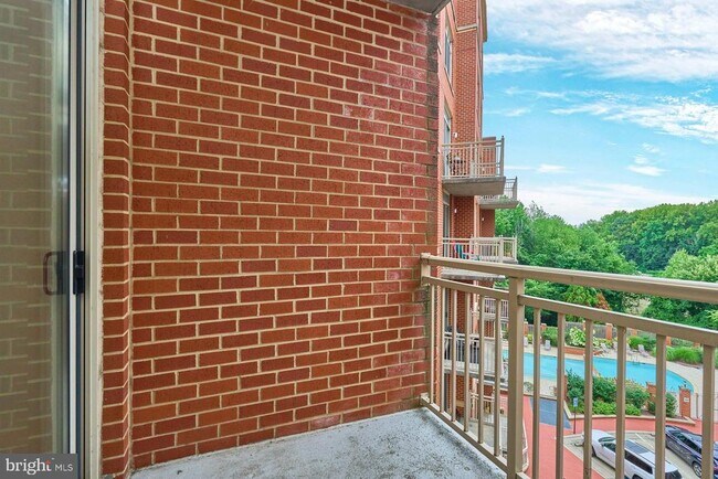 Building Photo - 4490 Market Commons Dr