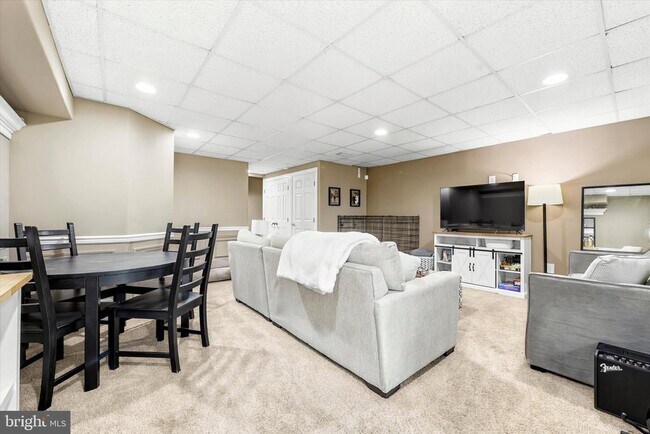 Building Photo - 158 Mansion House Dr