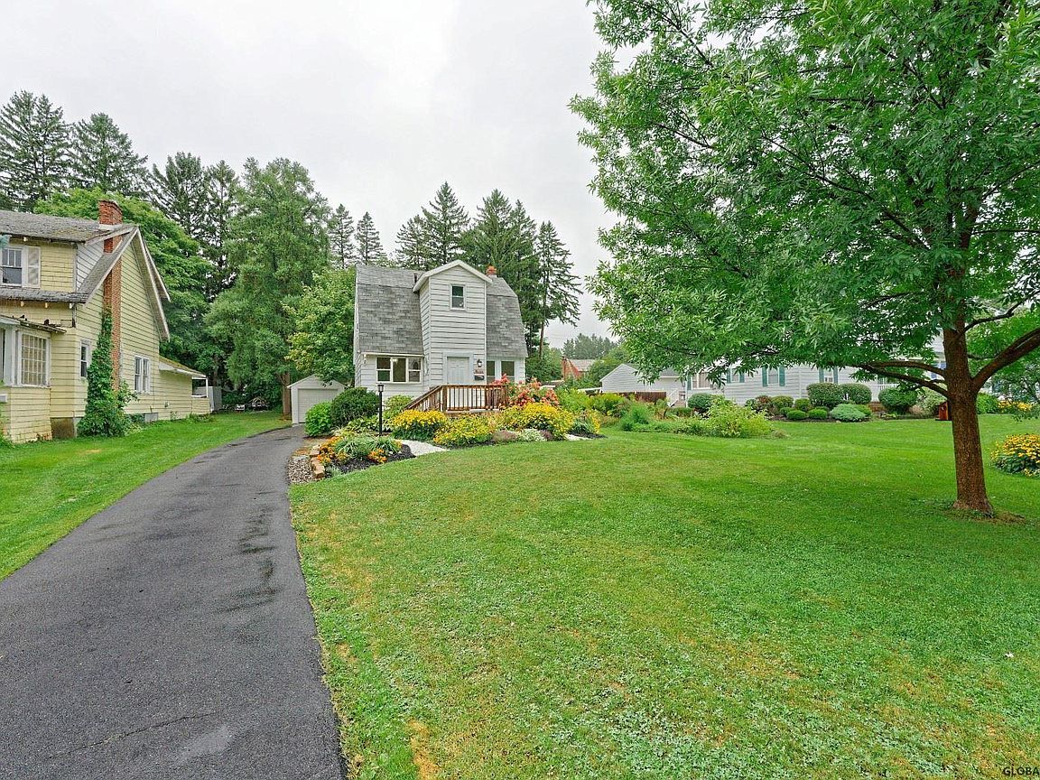 Building Photo - 1153 S Country Club Dr