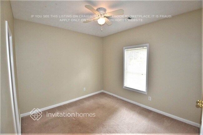 Building Photo - 847 Stephens Oak Dr