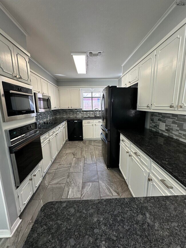 Building Photo - 4513 Martinique