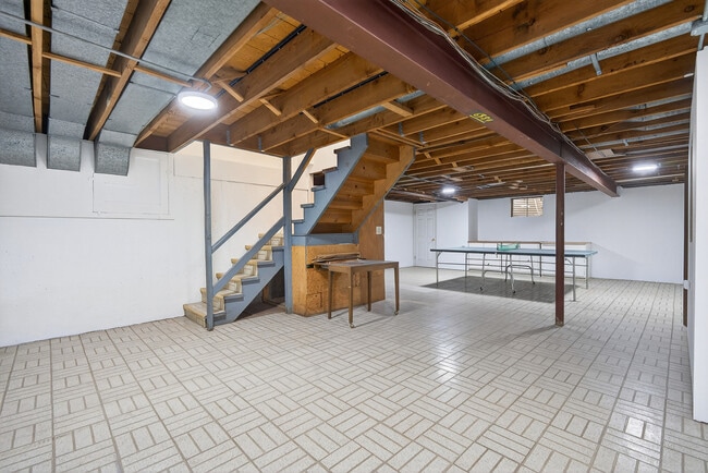 Building Photo - 7245 N Kostner Ave