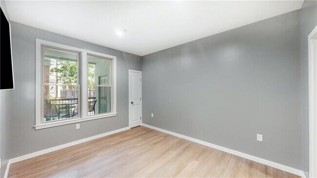 Building Photo - 1000 Providence Pl