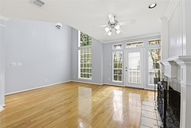 Building Photo - 1314 W Webster St