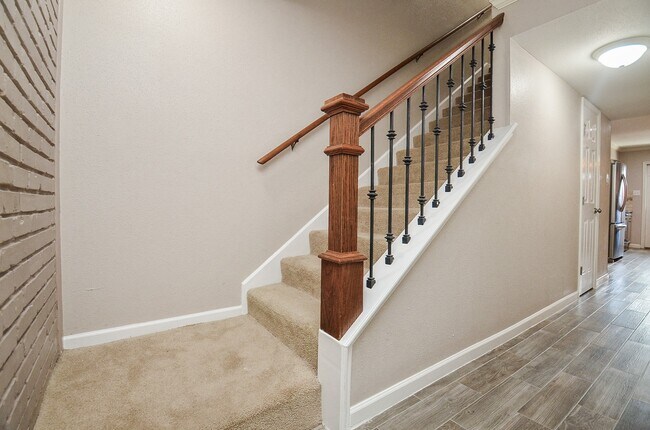 Building Photo - 13074 Trail Hollow Dr