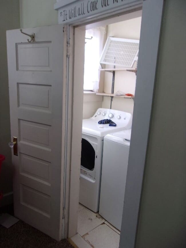 Building Photo - 234 W 400 N