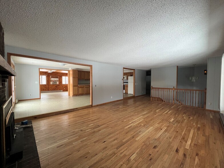 Building Photo - 14889 65th Ave NW