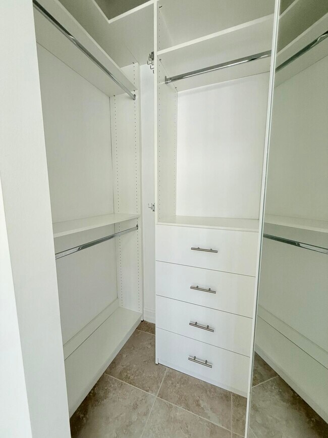 Building Photo - 14572 White Jade Terrace