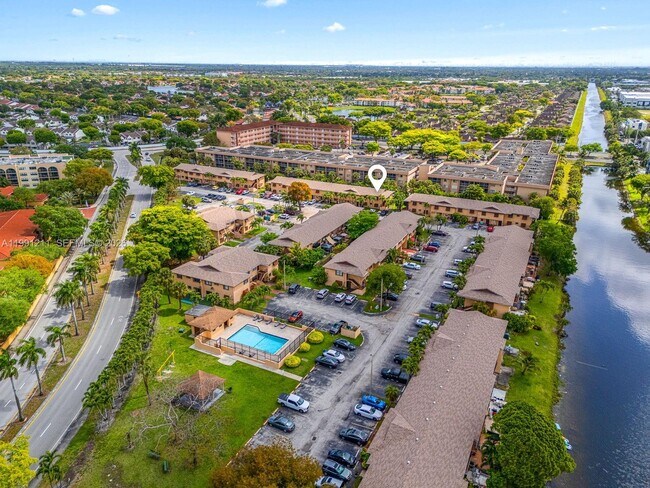 Building Photo - 6854 NW 173rd Dr