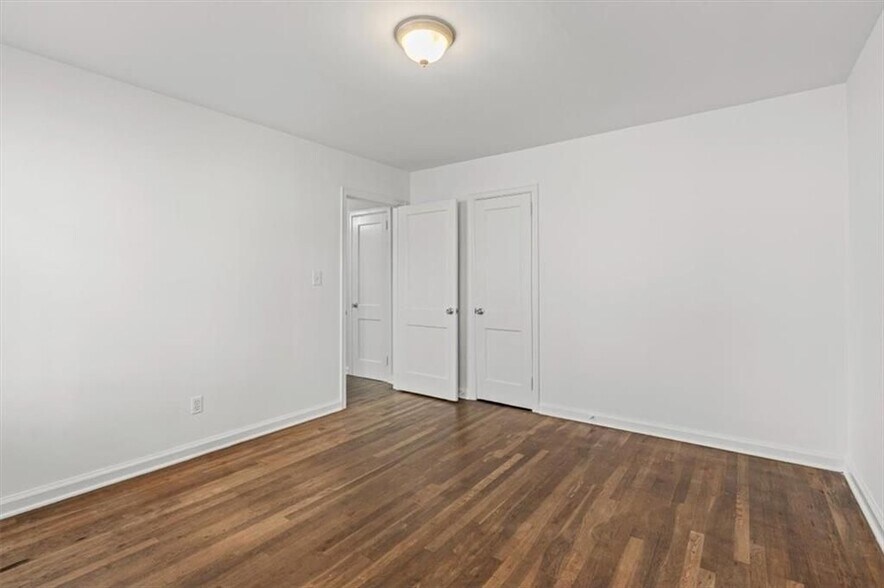 Building Photo - 449 10th St NW