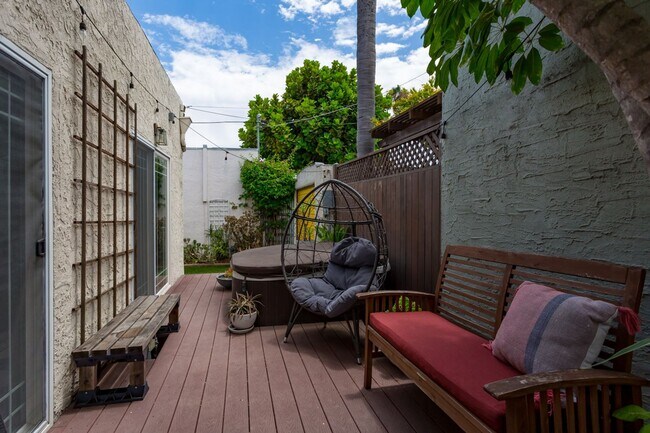 Building Photo - 4762 E Mountain View Dr