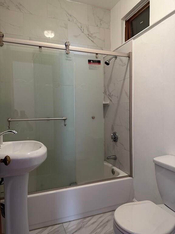 Building Photo - 364 Centre St