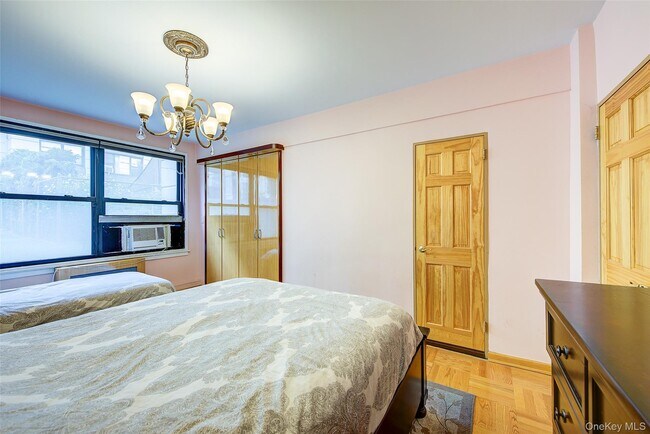 Building Photo - 98-10-9864 64th Ave