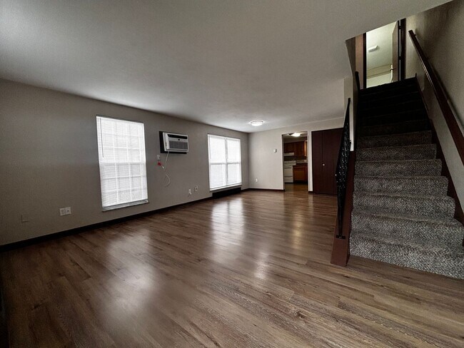 Building Photo - Spacious 2-Bed, 1.5-Bath Townhome in West Milton