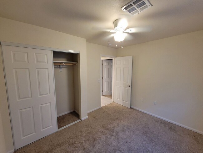 Building Photo - Stunning 4-Bedroom Home in Imperial