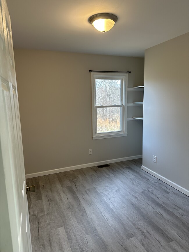 Building Photo - 6884