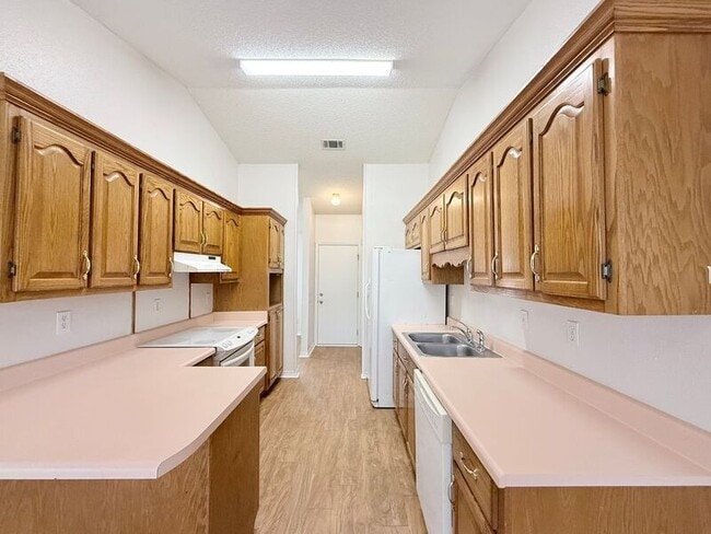 Building Photo - 3980 Deerwood Cir