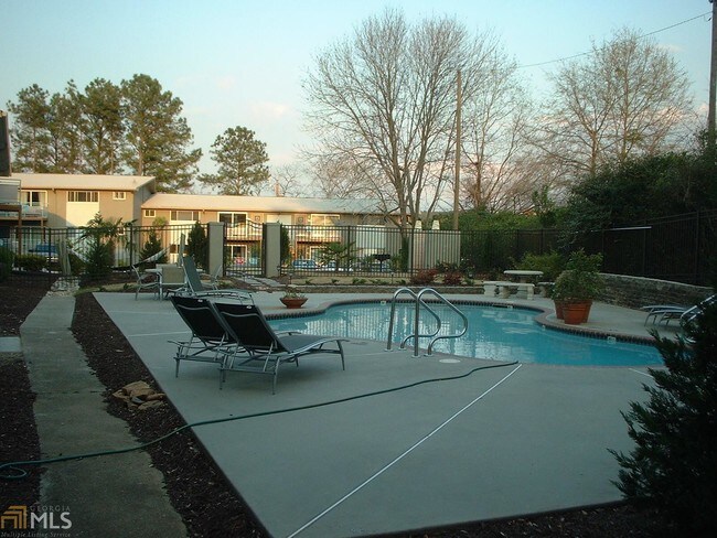 Building Photo - 3046 Briarcliff Rd NE