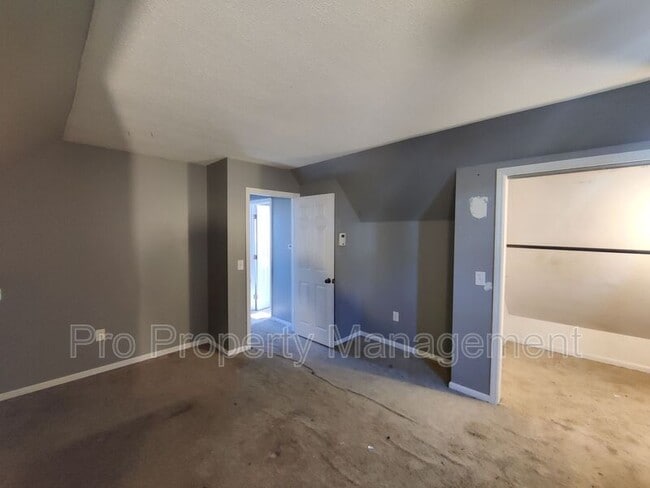Building Photo - 85 Gilman St