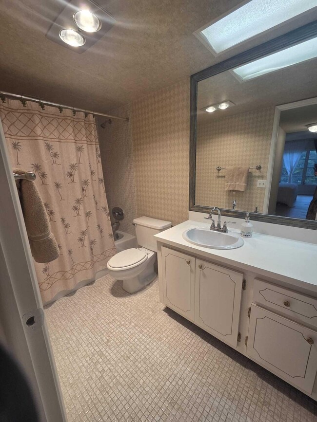 Building Photo - 3150 N Palm Aire Dr