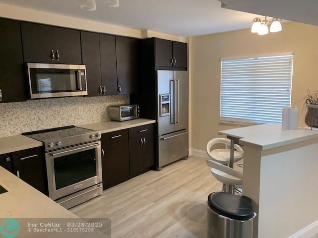 Building Photo - 2200 S Cypress Bend Dr