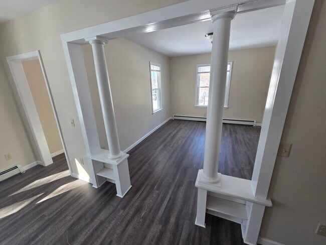 Building Photo - 111 Fairview St