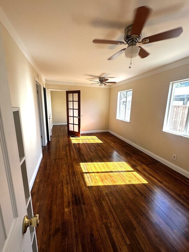 Building Photo - Charming 2/1 with bonus room on HWY 32