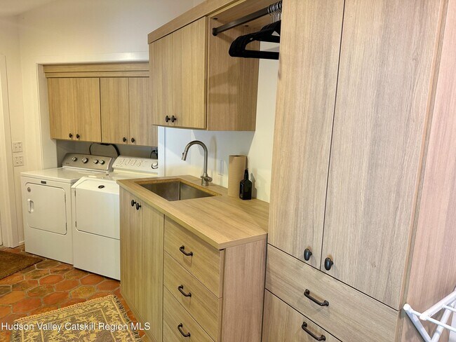 Building Photo - 26 Webster Rd