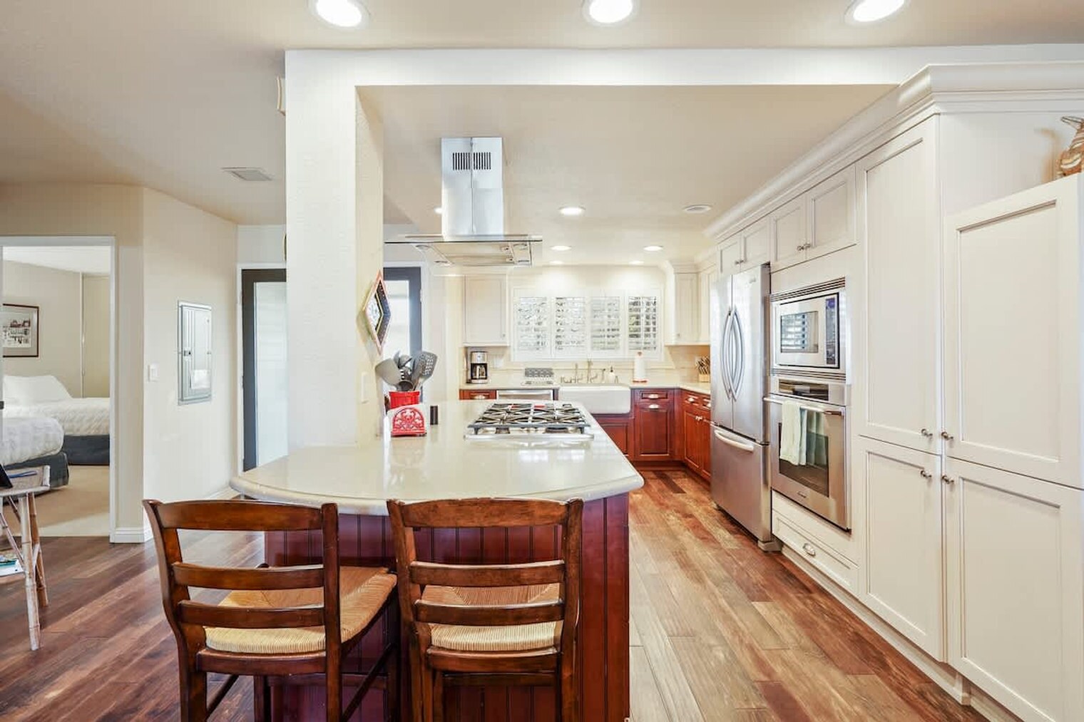 Building Photo - 239 S Helix Ave