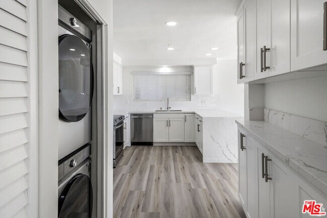 Building Photo - 919 Bayside Dr