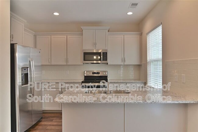 Building Photo - 215 Northwood St