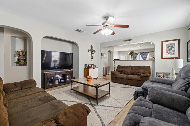 Building Photo - 3204 Barksdale Dr