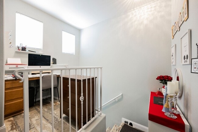 Building Photo - Beautiful 2 bedroom condo-North Las Vegas