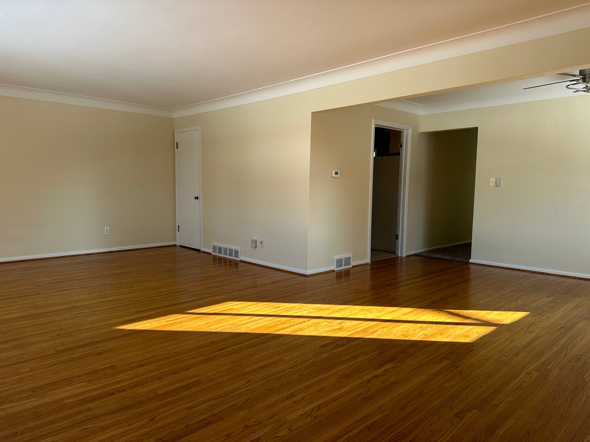 Building Photo - 2128 Collinway St